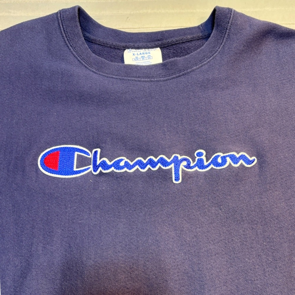 VTG Champion XL Reverse Weave Embroidered Large Spell Out Logo Sweatshirt Blue